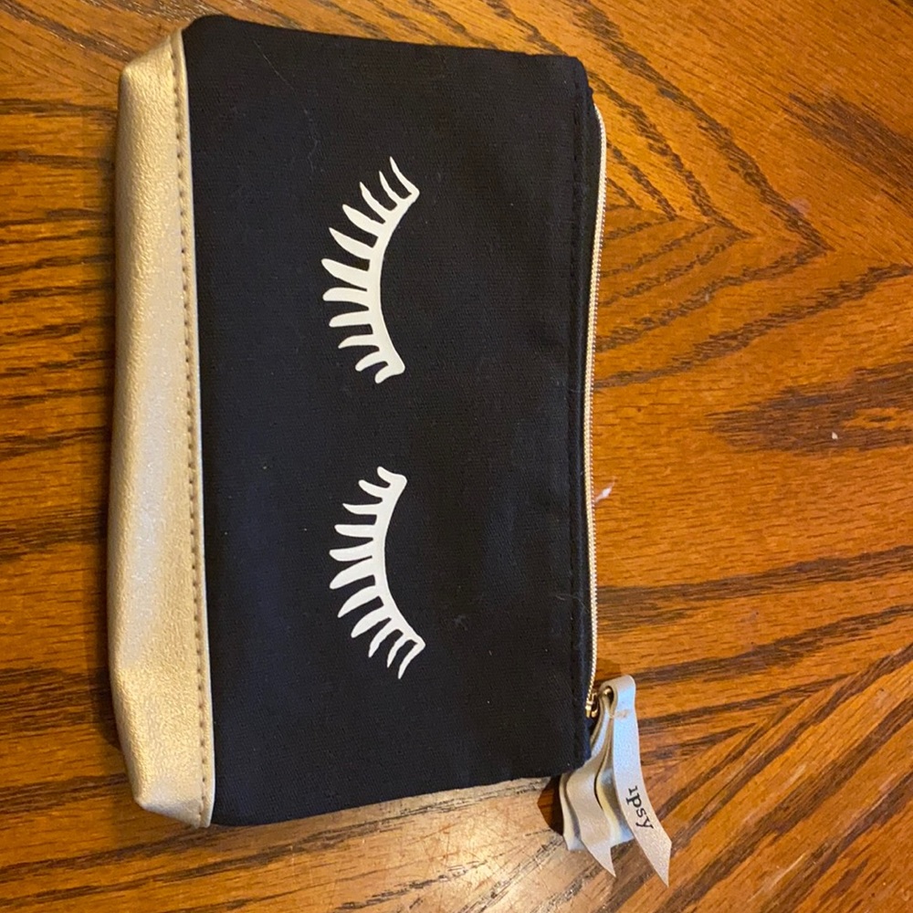 Ipsy lash bag